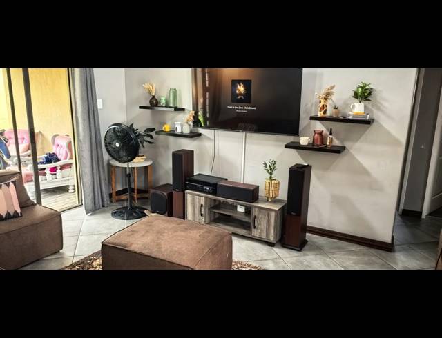 3 BEDROOM FREEHOLD FOR SALE IN WATERVAL EAST